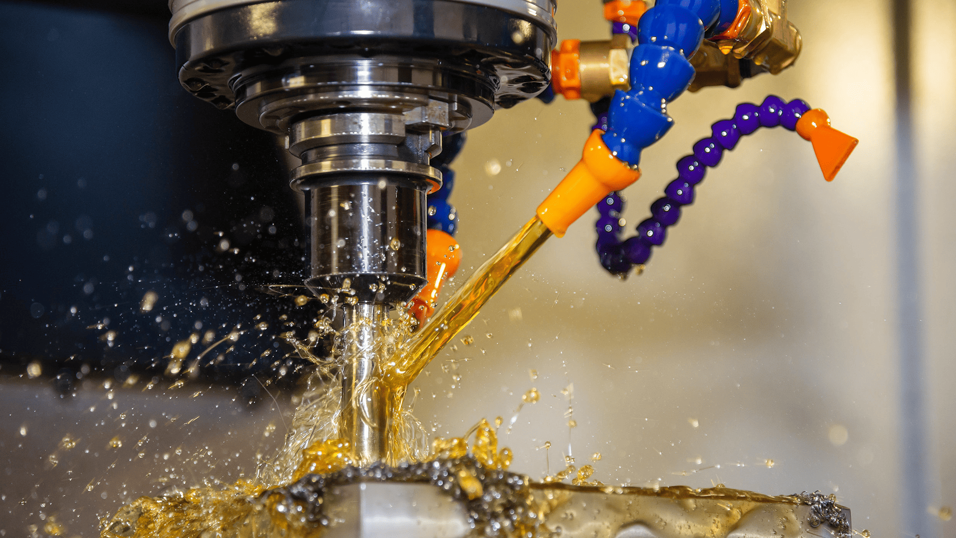 การเลือกน้ำมันตัดกลึงสำหรับเครื่อง CNC เพื่อการตัดเฉือนเหล็กอย่างมีประสิทธิภาพ
