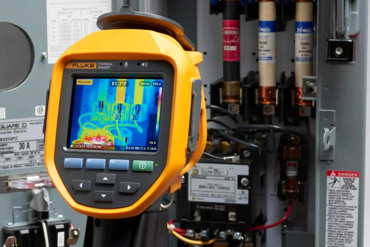 Fluke Ti480 PRO ใช้ตรวจสอบตู้ไฟฟ้าพร้อมแสดงภาพความร้อน