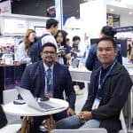 ตัวแทนจากต่างประเทศพูดคุยกับทีม Factory Max ที่บูธงาน InterMold Thailand 2025