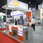 ผู้ร่วมงานให้ความสนใจผลิตภัณฑ์ที่บูธ NS TOOL และ Factory Max ในงาน InterMold Thailand 2025