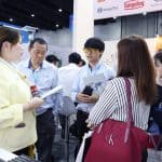 ทีมงาน Factory Max ให้คำแนะนำเรื่องเทคโนโลยีการผลิตกับลูกค้าในงาน InterMold Thailand 2025